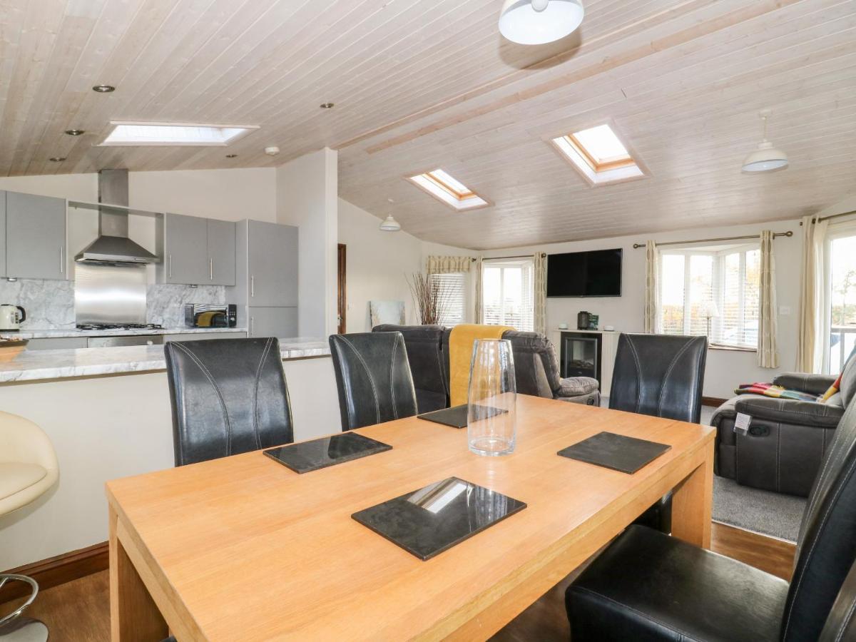 Oakwood Lodge Йорк Экстерьер фото